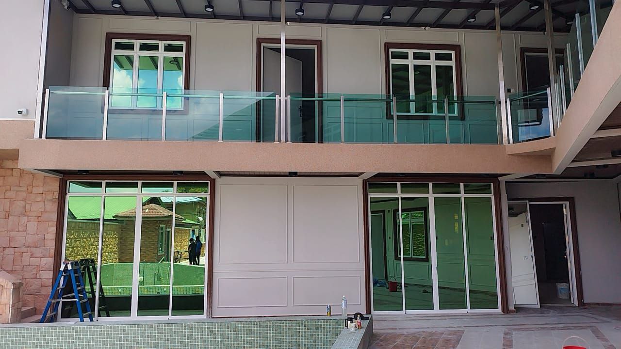 Railing Tempered Glass – Keselamatan & Gaya Moden